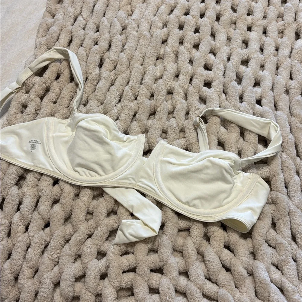 Monday Swimwear ivory clovelly top